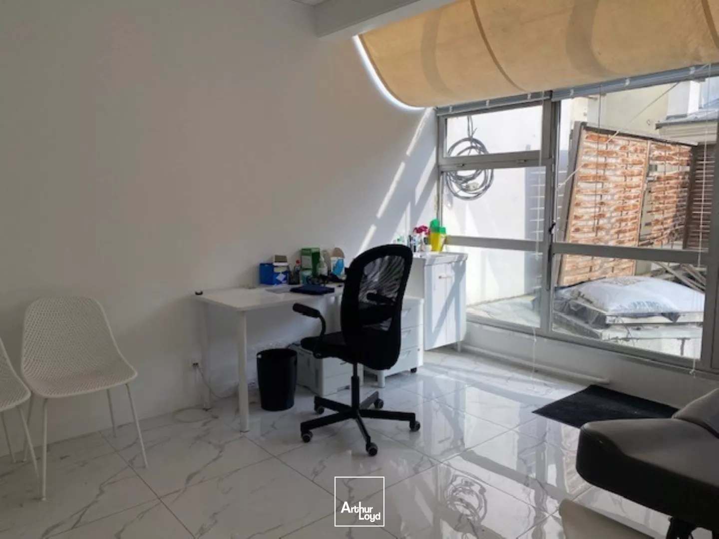 Levallois-Perret Bâtiment à vendre - Idéal pour cabinet médical ou professions libérales -Terrasse Privative - Proche Métro