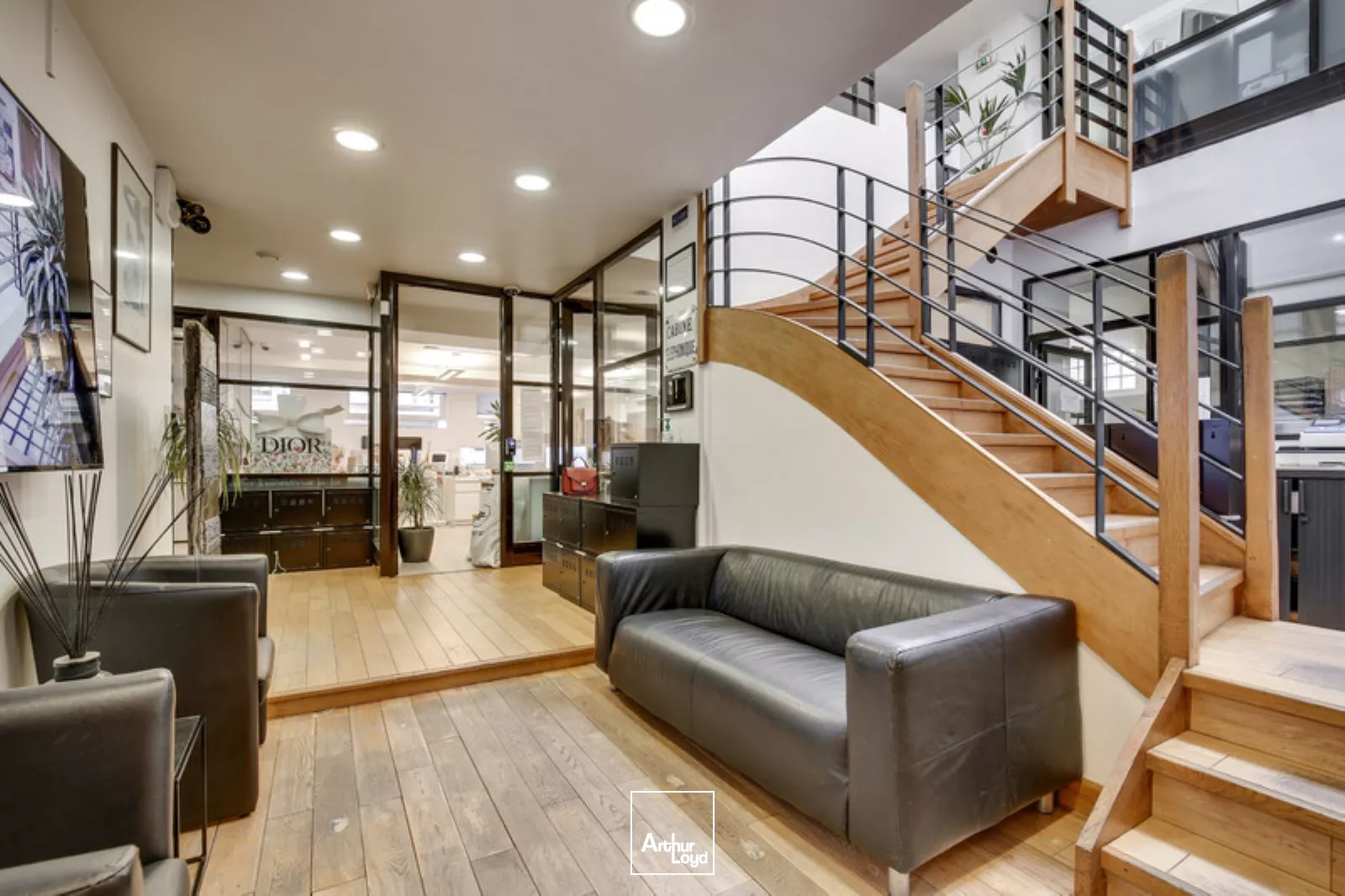 Bureaux de caractère atypiques type Show Room, à Levallois-Perret