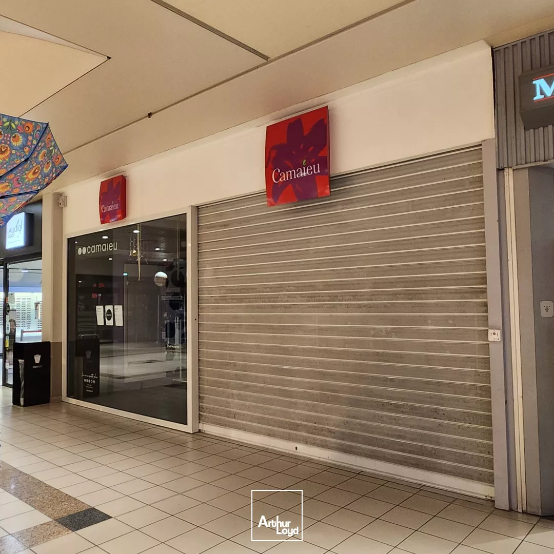 Cellule de 300m2 env disponible dans la galerie marchande de Carrefour Liévin