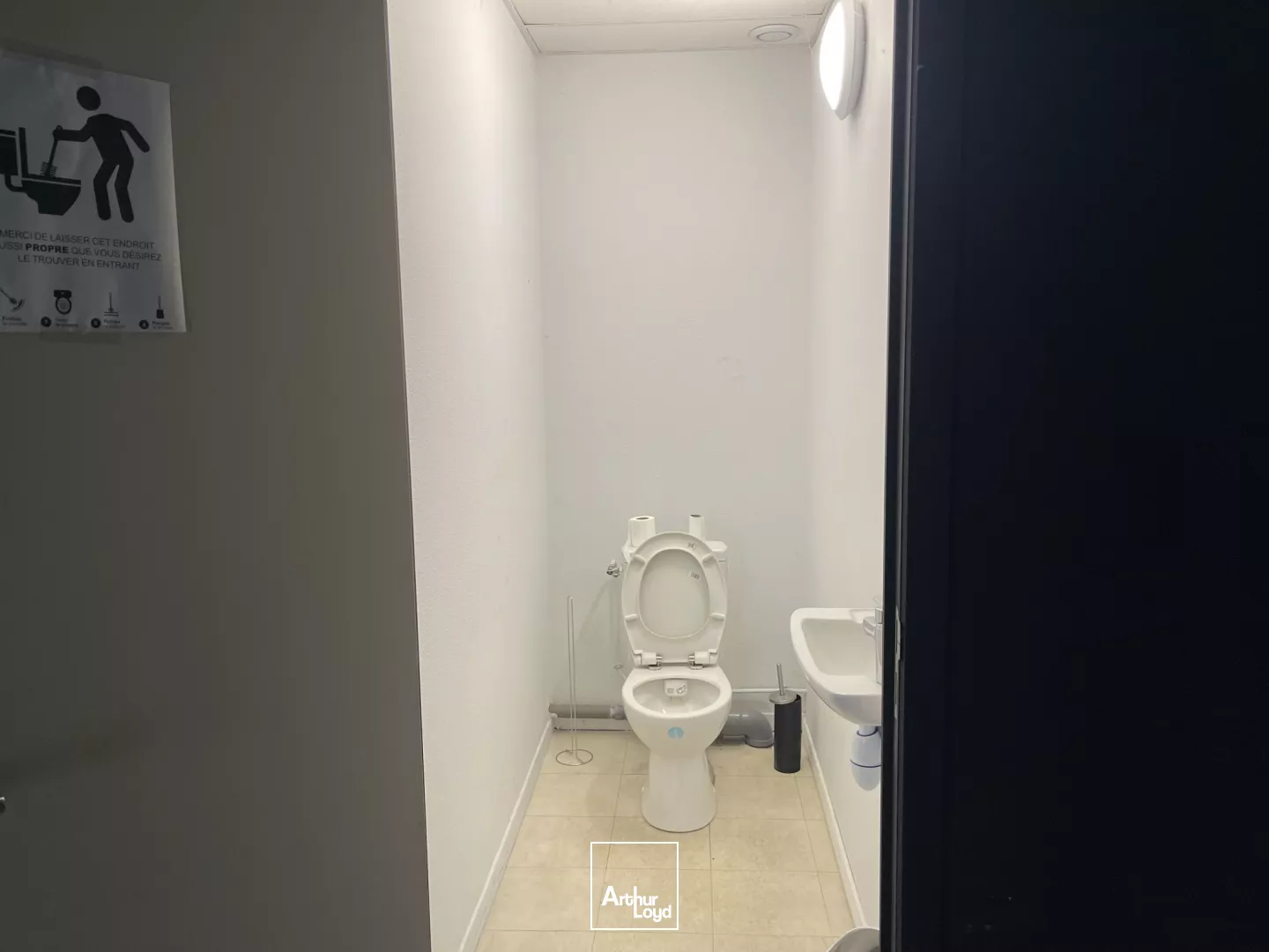 RARE! Zone Auchan ARRAS local de 675m2 à louer