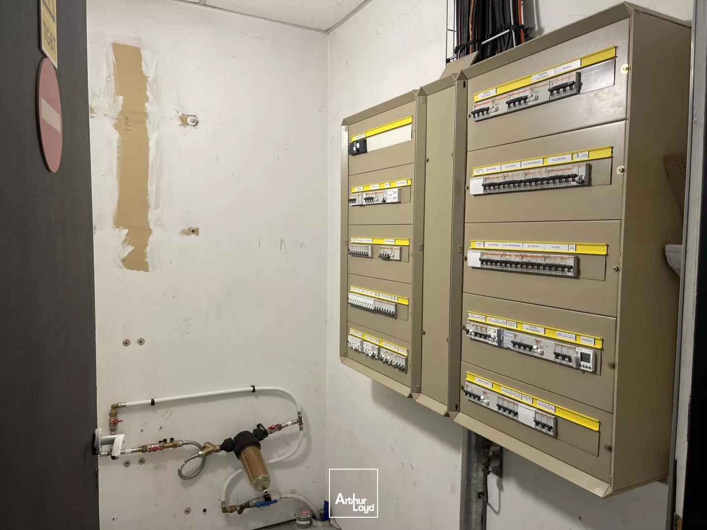 RARE! Zone Auchan ARRAS local de 675m2 à louer