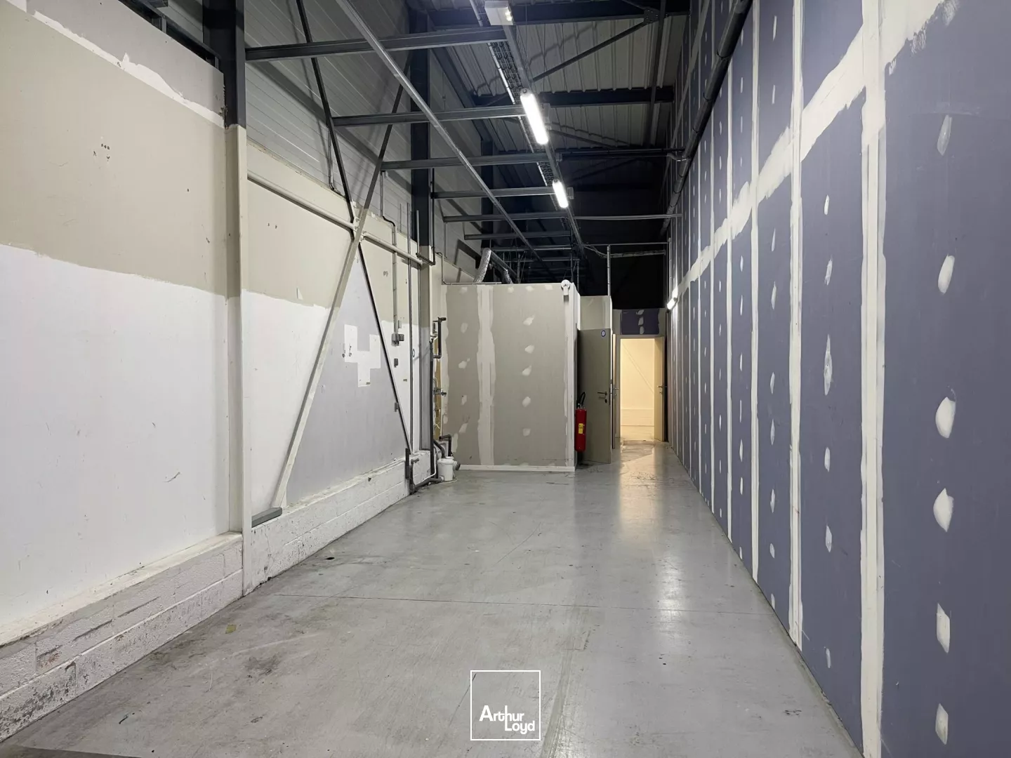 RARE! Zone Auchan ARRAS local de 675m2 à louer