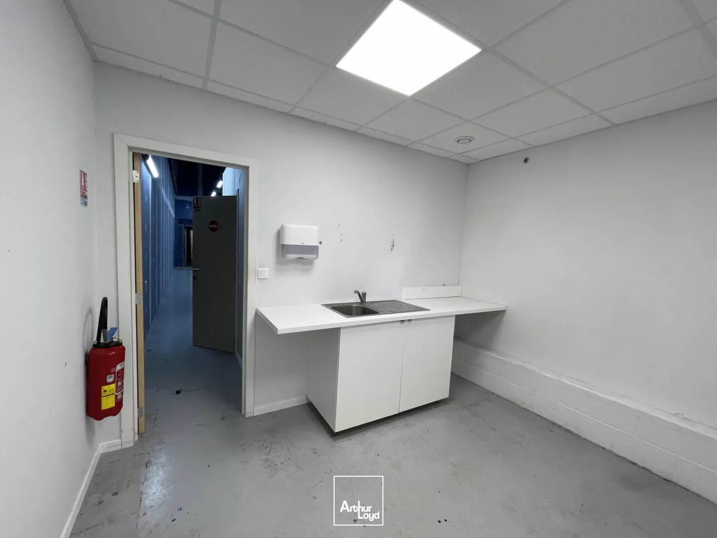 RARE! Zone Auchan ARRAS local de 675m2 à louer