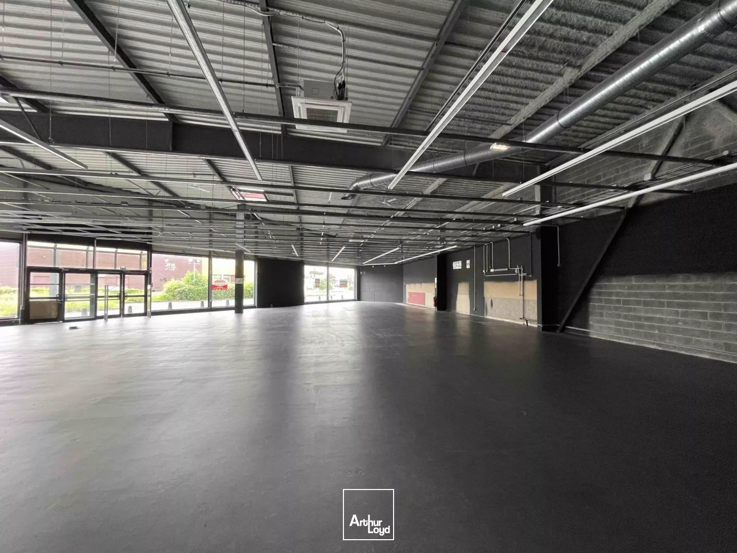 RARE! Zone Auchan ARRAS local de 675m2 à louer