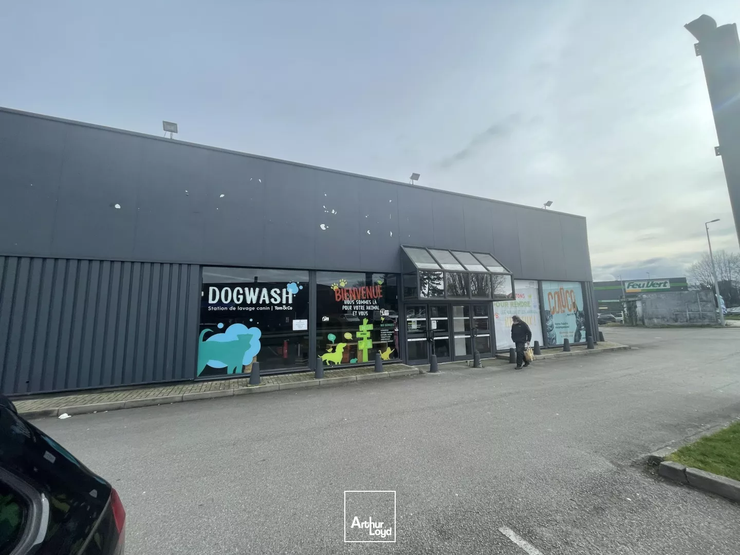 RARE! Zone Auchan ARRAS local de 675m2 à louer