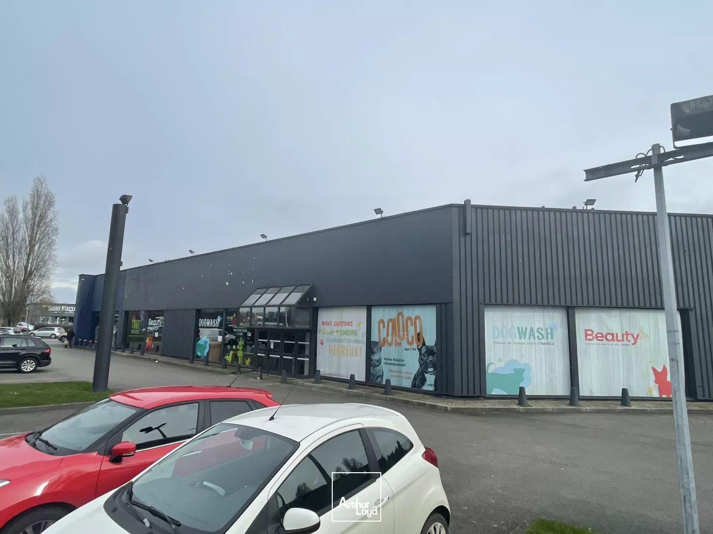 RARE! Zone Auchan ARRAS local de 675m2 à louer