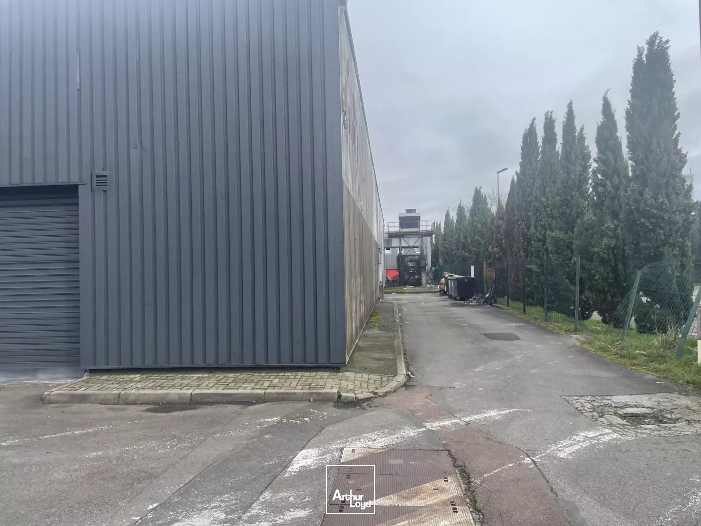 RARE! Zone Auchan ARRAS local de 675m2 à louer