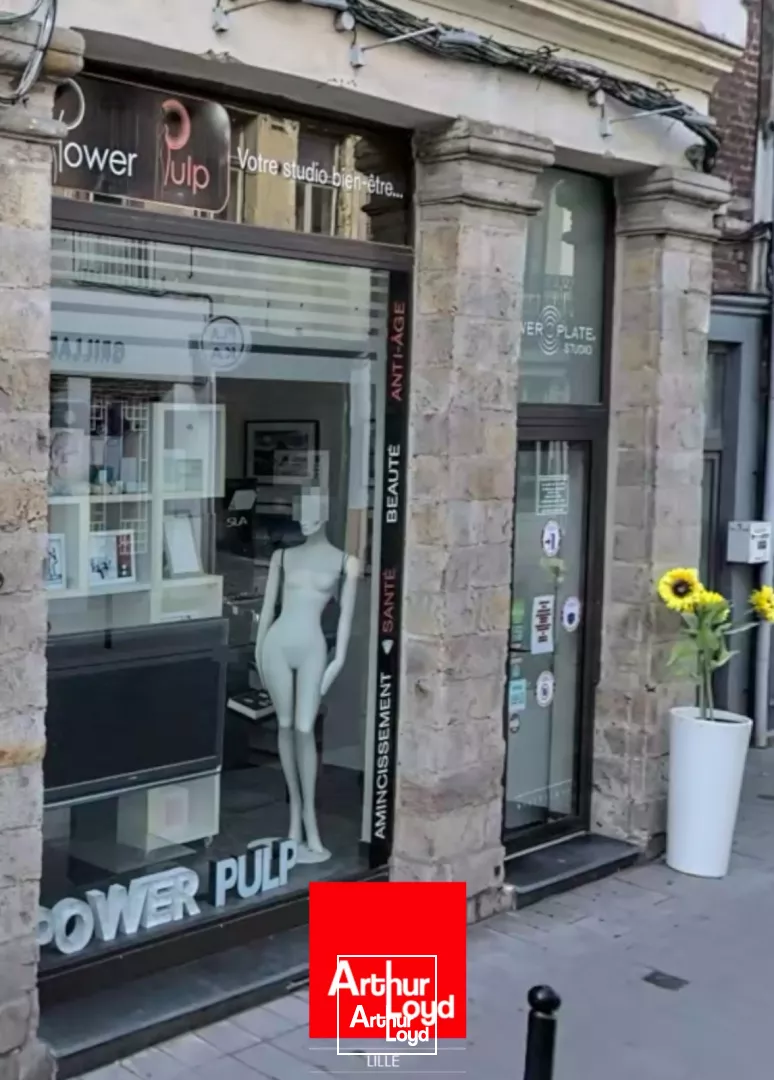 Local commercial à louer dans le vieux valenciennes, surface de 85m2