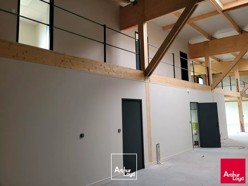 LOCATION AXE LE MANS ANGERS BATIMENT 400m²