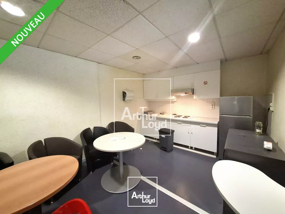 A saisir, bureaux à louer en pied de gare avec nombreux parkings