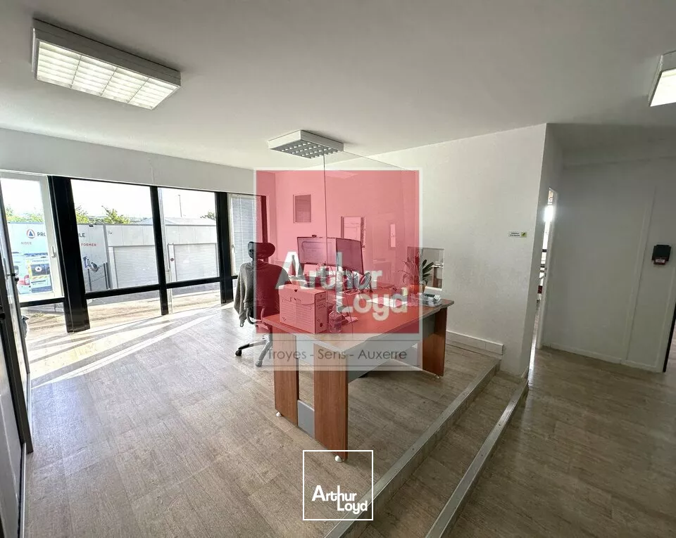 A louer Proche Mac Arthur Glenn Bureaux 213 m² divisibles - TROYES