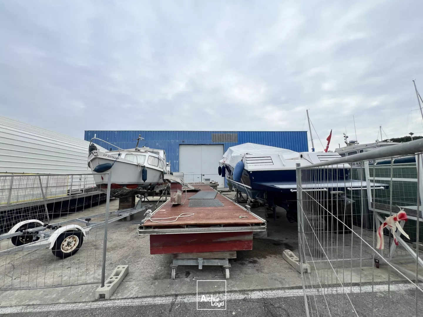 Entrepôt à vendre - Positionnement maritime exceptionnel à Port Camargue