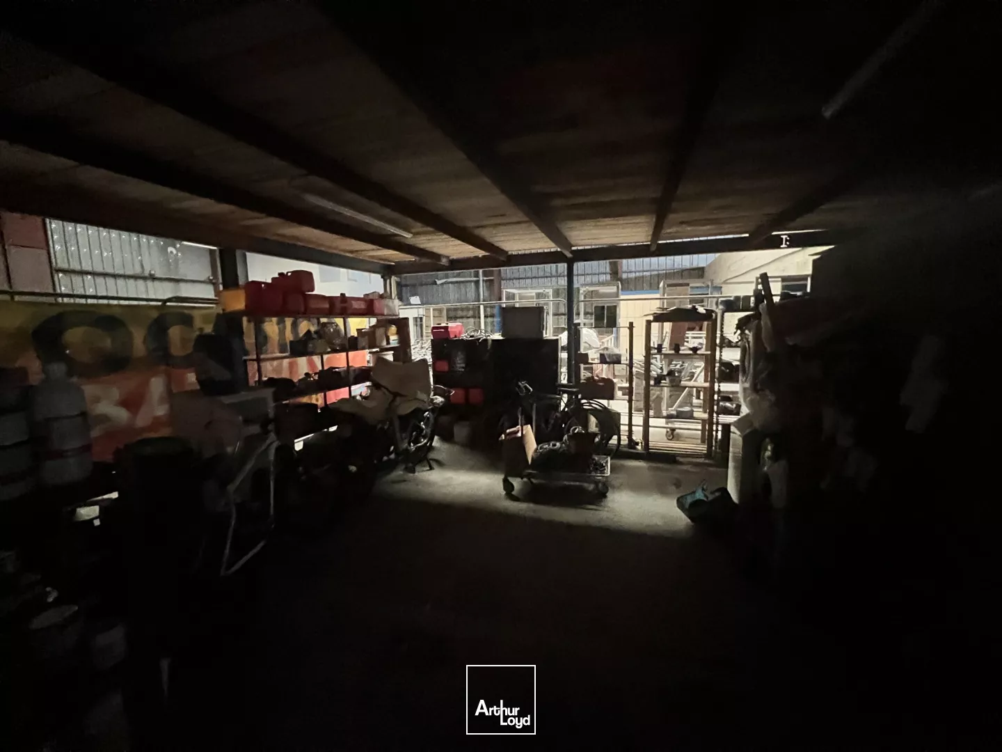 Entrepôt à vendre - Positionnement maritime exceptionnel à Port Camargue