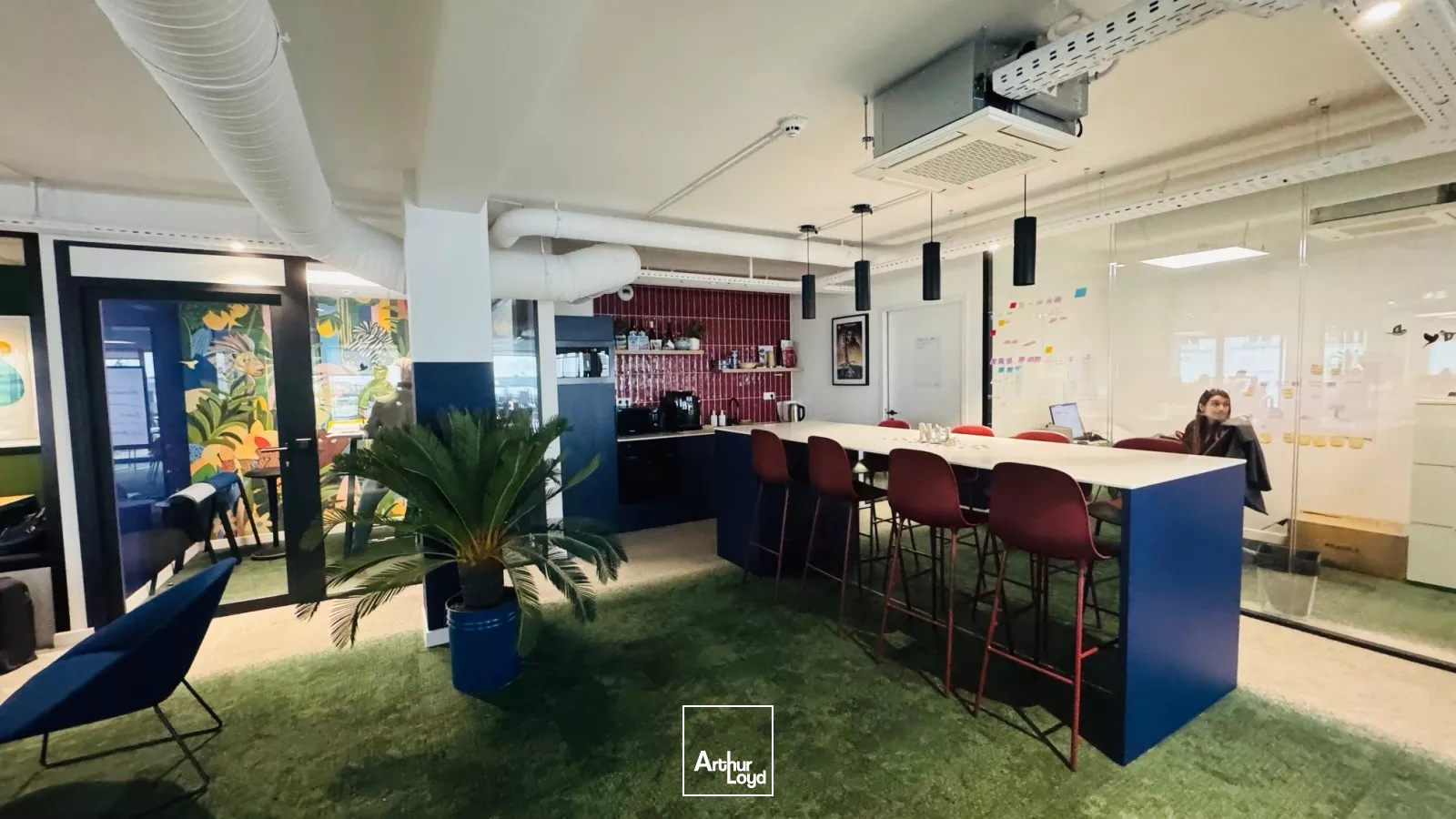 PLATEAUX DE BUREAUX 300 M² PORT DE COMMERCE