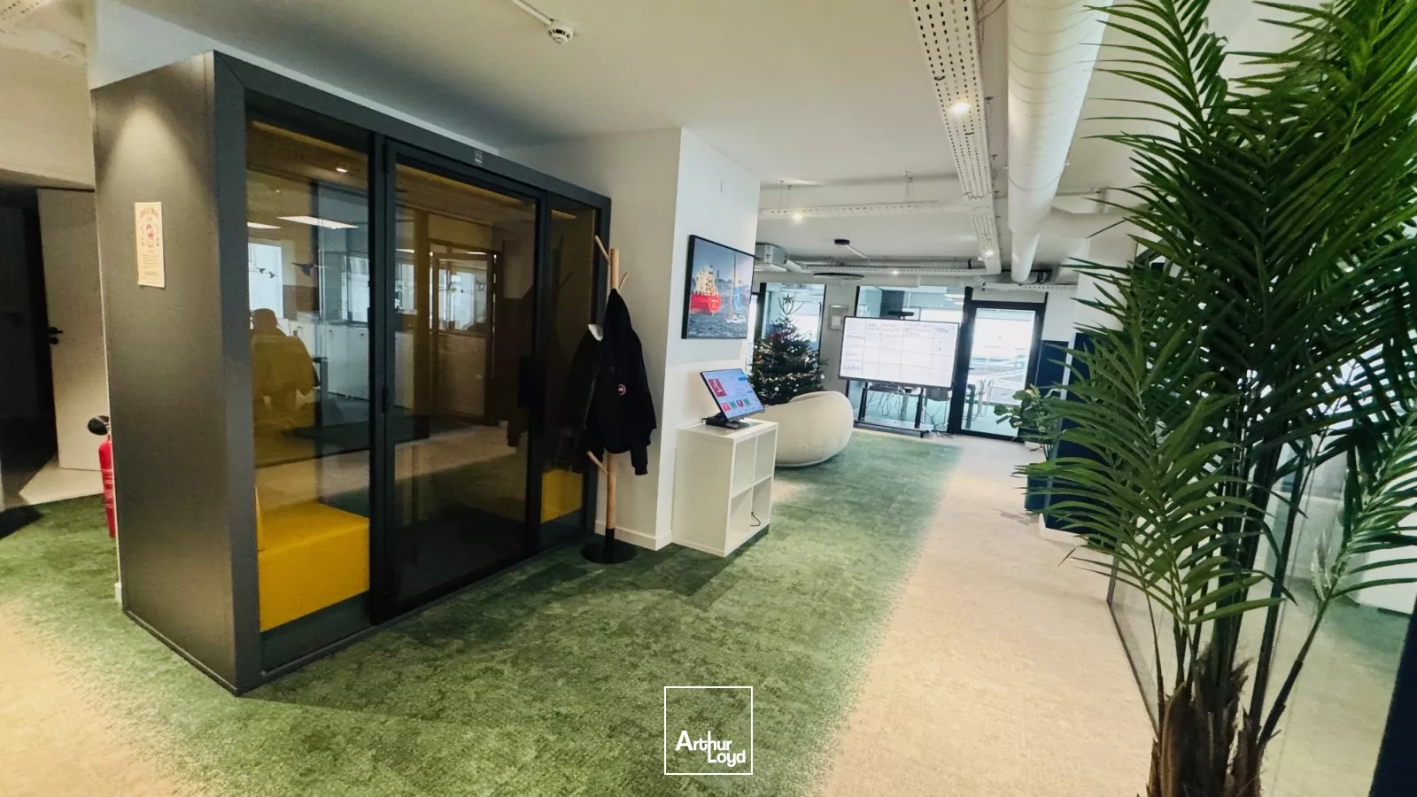 PLATEAUX DE BUREAUX 300 M² PORT DE COMMERCE