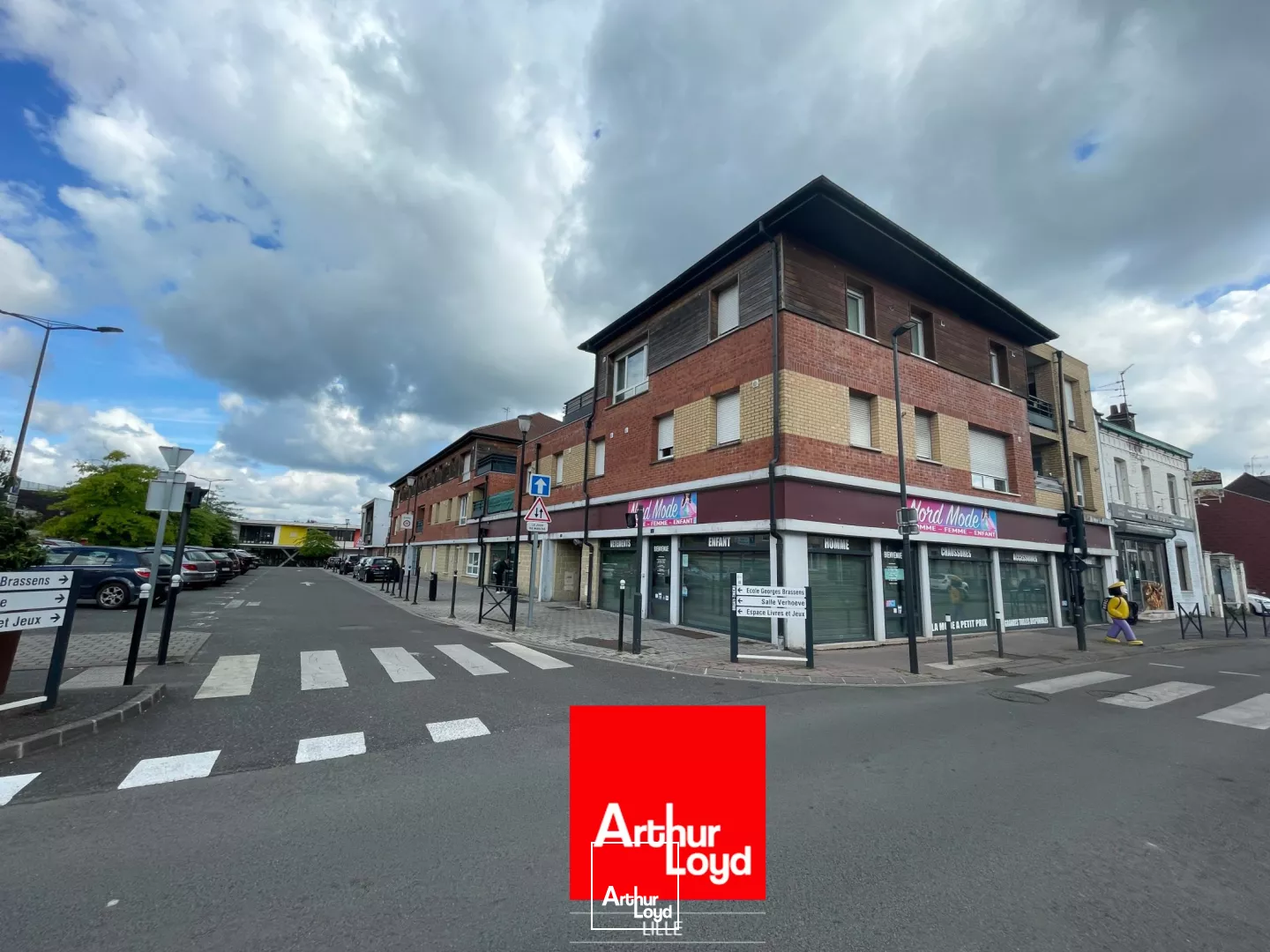 Belle cellule commerciale d'angle de 147 m2 à louer à BRUAY SUR L'ESCAUT