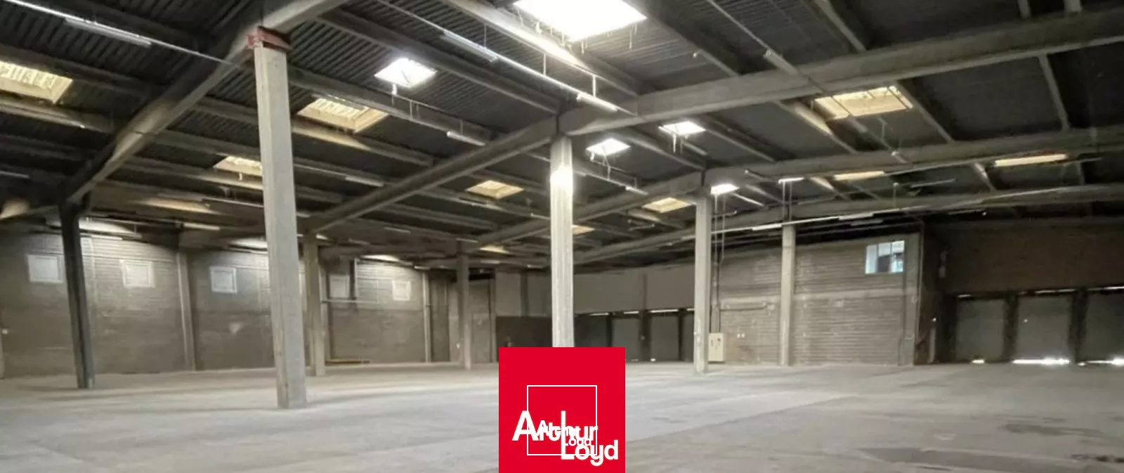 Louez votre local d'activité / entrepôt d'une belle superficie à Villefranche-sur-Saône