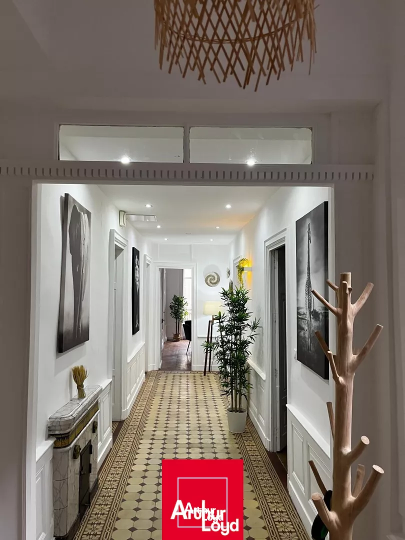 A louer, bureaux emplacement n°1 rue Nationale à Villefranche sur Saône.