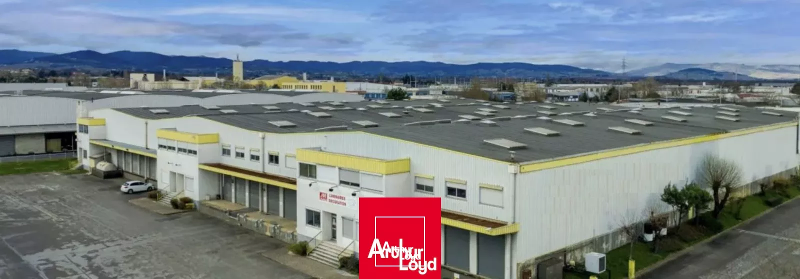 Louez votre local d'activité / entrepôt d'une belle superficie à Villefranche-sur-Saône