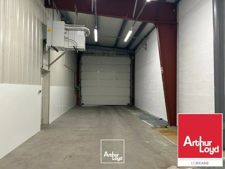 LOCAL D'ACTIVITE - ENTREPOT à VENDRE de 1000 m²