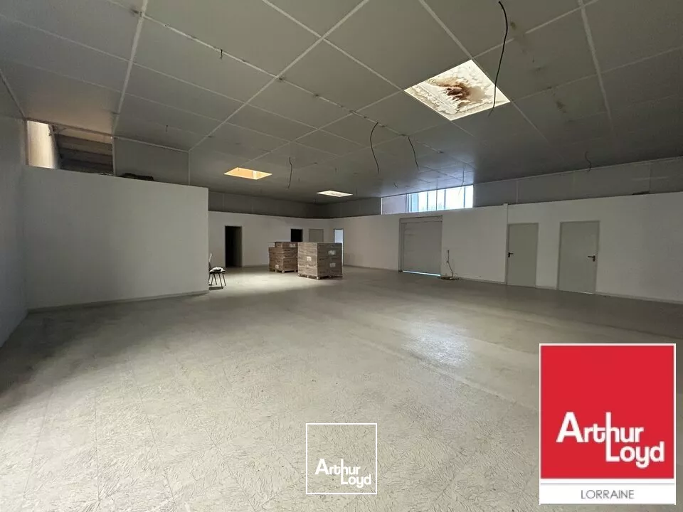 LOCAL D'ACTIVITE - ENTREPOT à VENDRE de 1000 m²