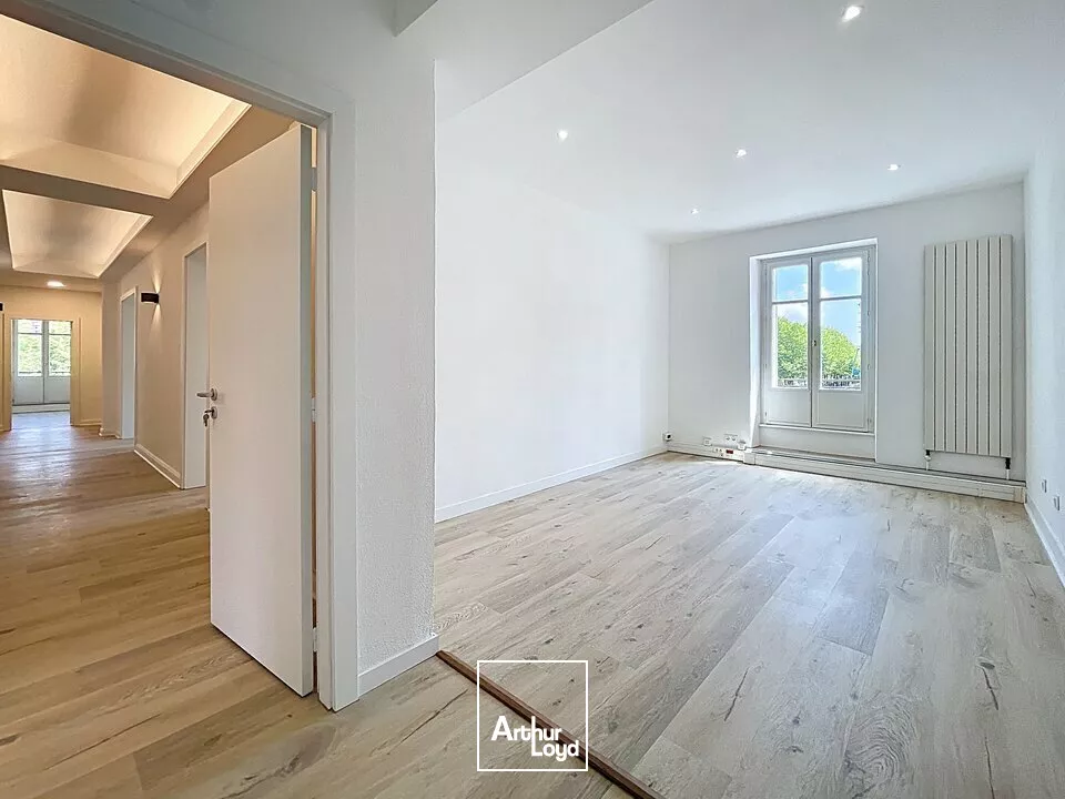 BUREAUX à LOUER de 207 m²