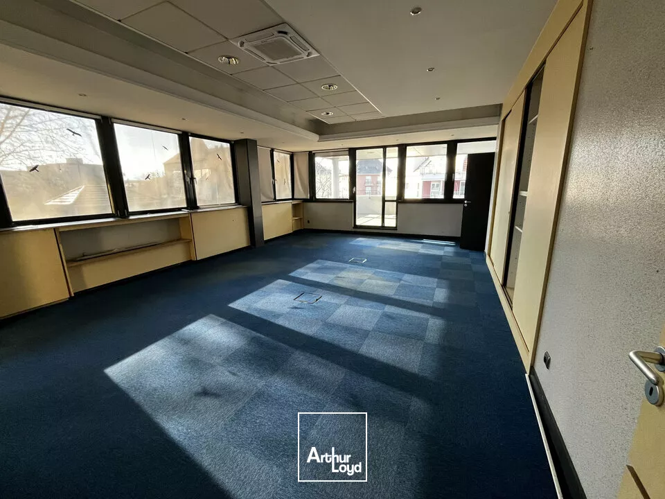 BUREAUX à VENDRE de 367 m²