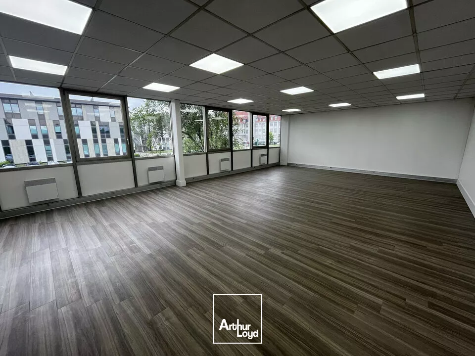 LOCAL D'ACTIVITE - ENTREPOT à LOUER de 1517 m²