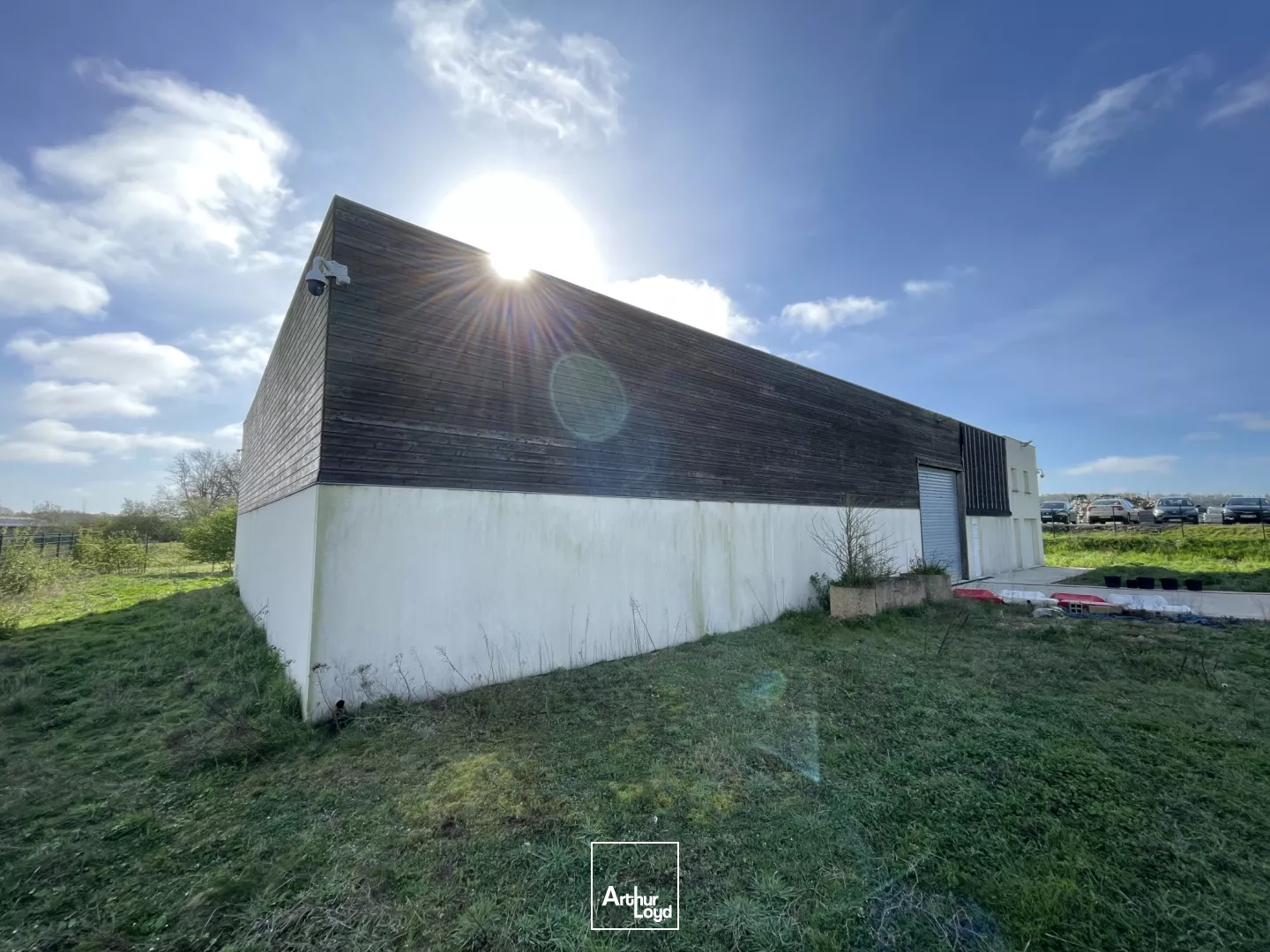 A VENDRE sur Amblainville !Local d'activité d'environ 584 m2 à Amblainville