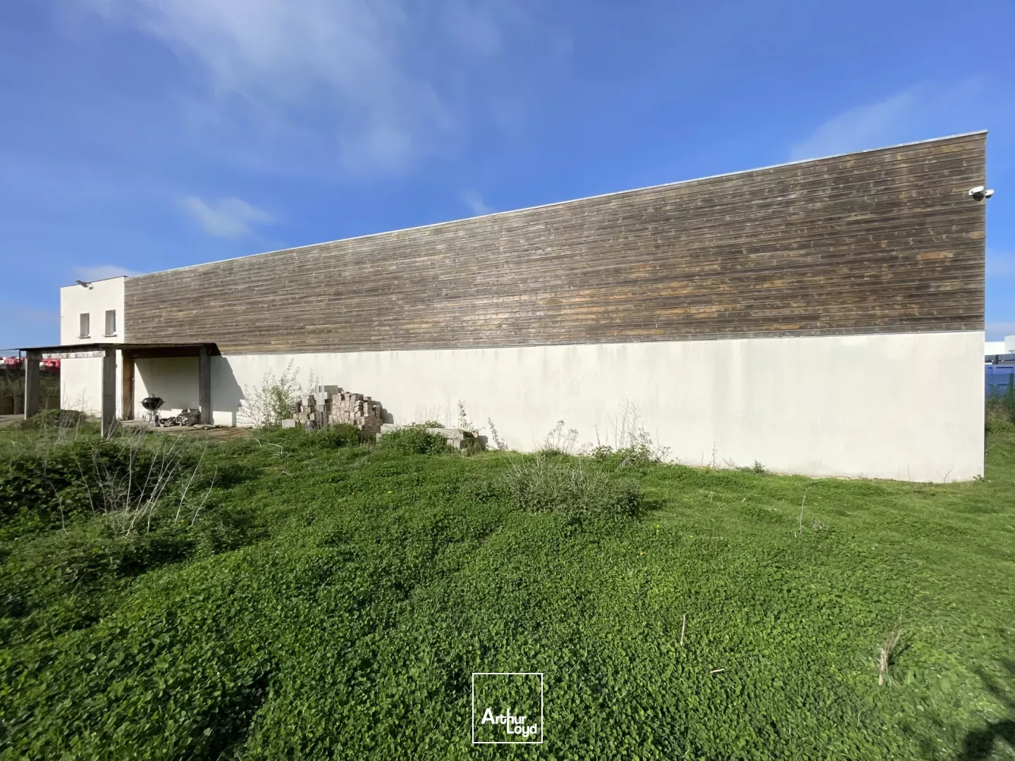 A VENDRE sur Amblainville !Local d'activité d'environ 584 m2 à Amblainville