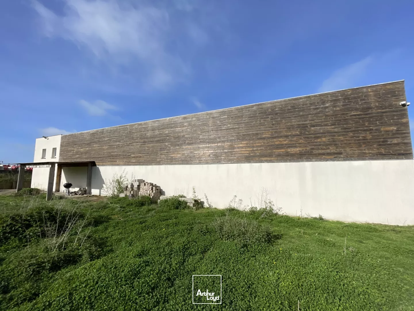 A VENDRE sur Amblainville !Local d'activité d'environ 584 m2 à Amblainville