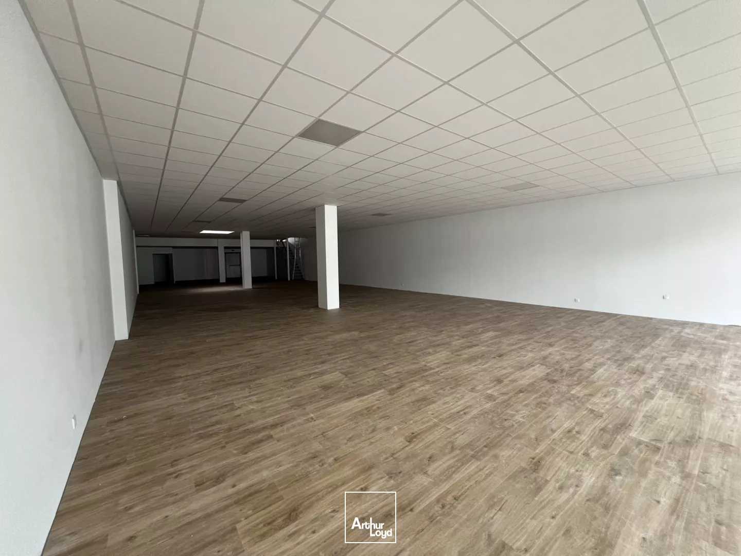 A LOUER - LOCAL COMMERCIAL DE 450M² - LORIENT