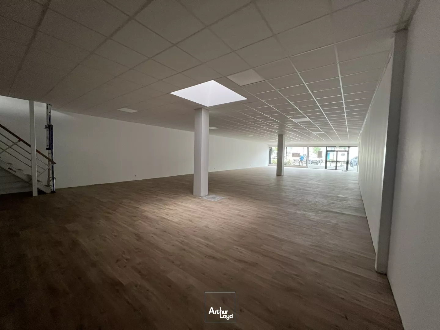 A LOUER - LOCAL COMMERCIAL DE 450M² - LORIENT