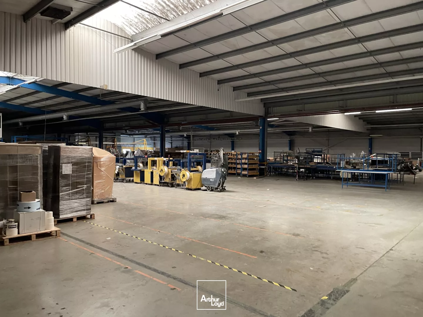 Entrepôts et atelier à vendre - Lens