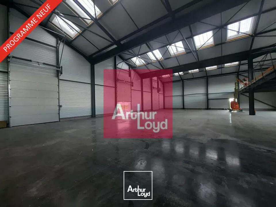 GERZAT A LOUER LOCAL ACTIVITE 807 M² - PROGRAMME NEUF