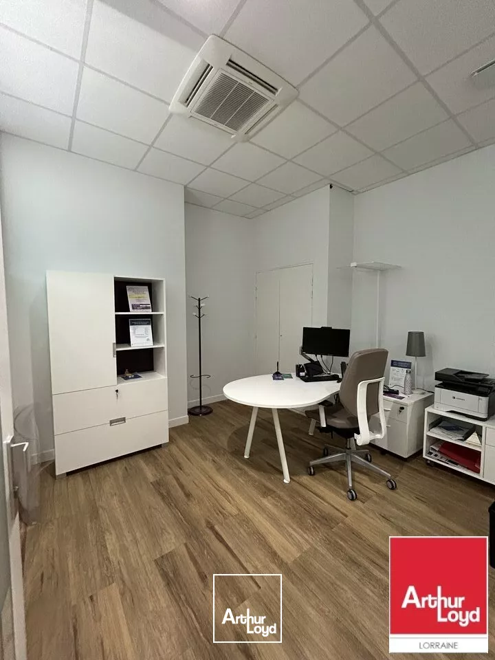 LOCAL COMMERCIAL à LOUER de 279 m²