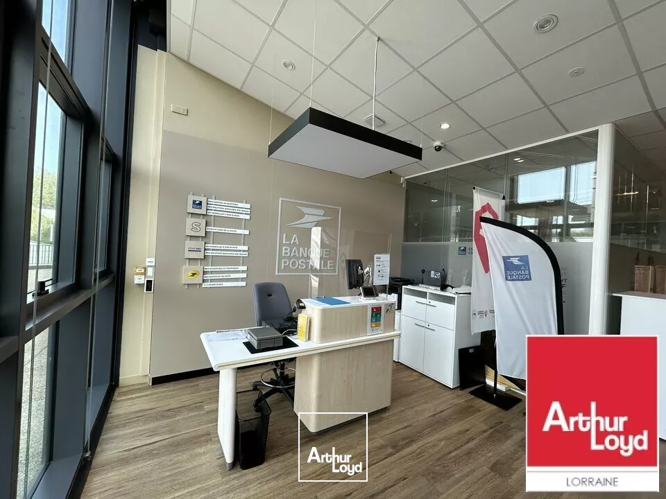 LOCAL COMMERCIAL à LOUER de 279 m²