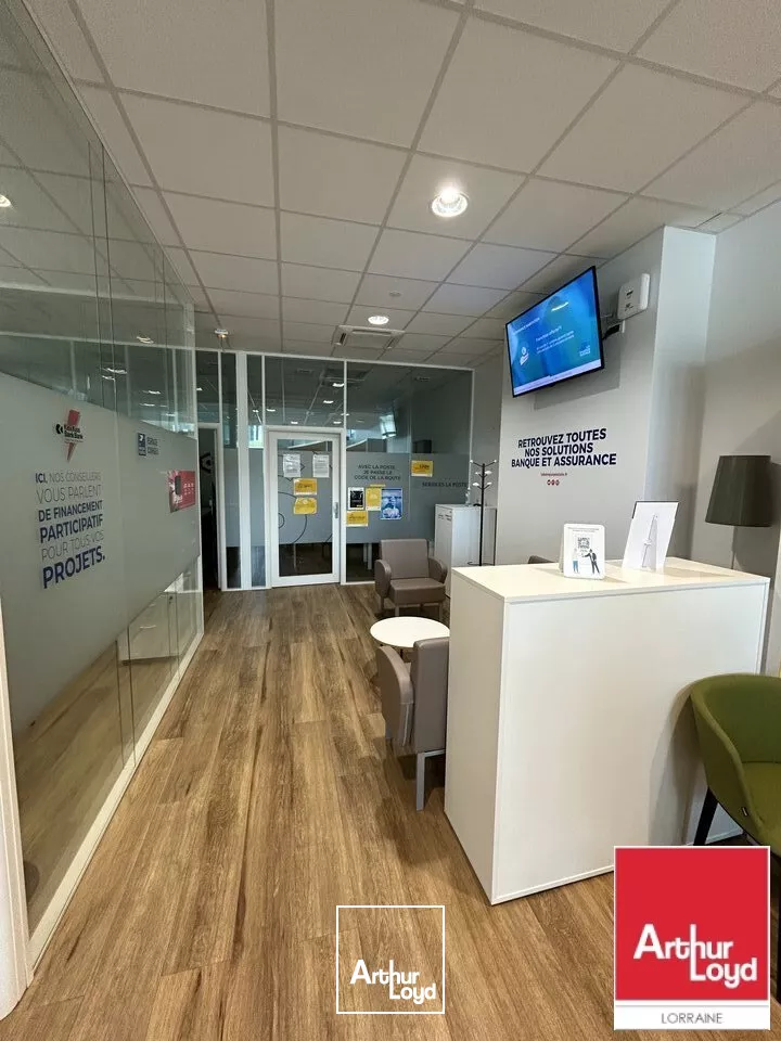 LOCAL COMMERCIAL à LOUER de 279 m²