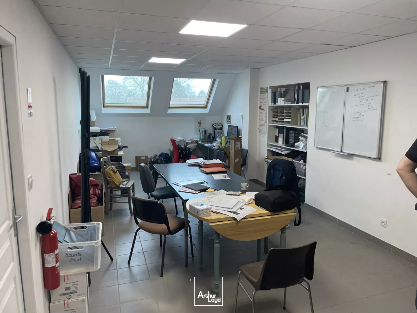 Commerce - 442m2 à vendre en zone commerciale de Crevecoeur-le-grand