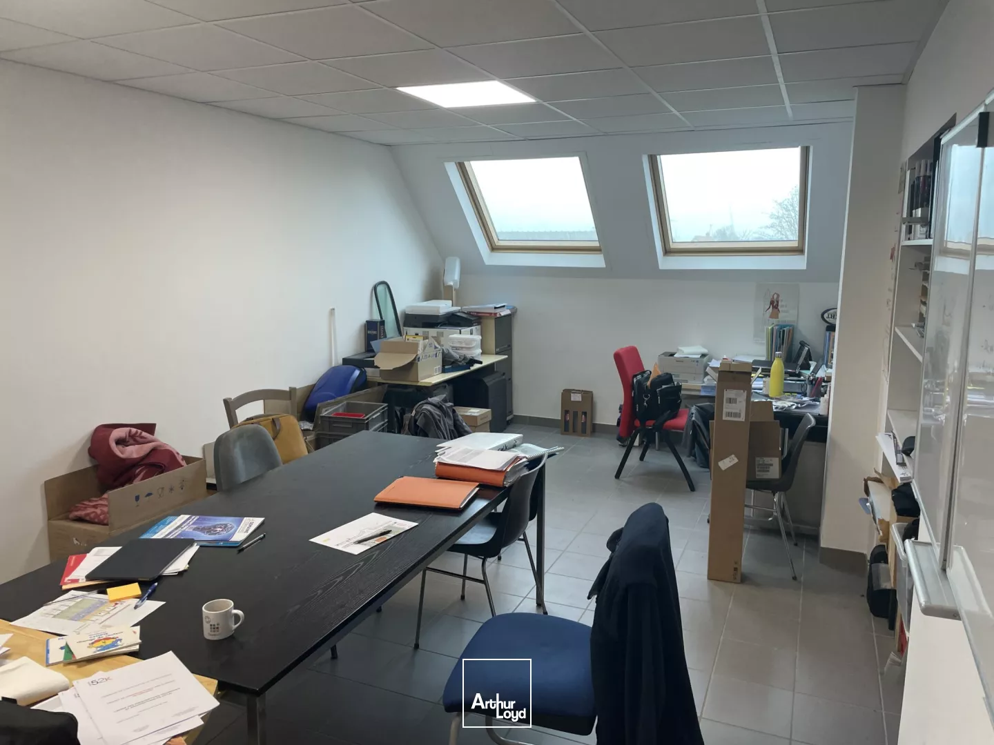 Commerce - 442m2 à vendre en zone commerciale de Crevecoeur-le-grand