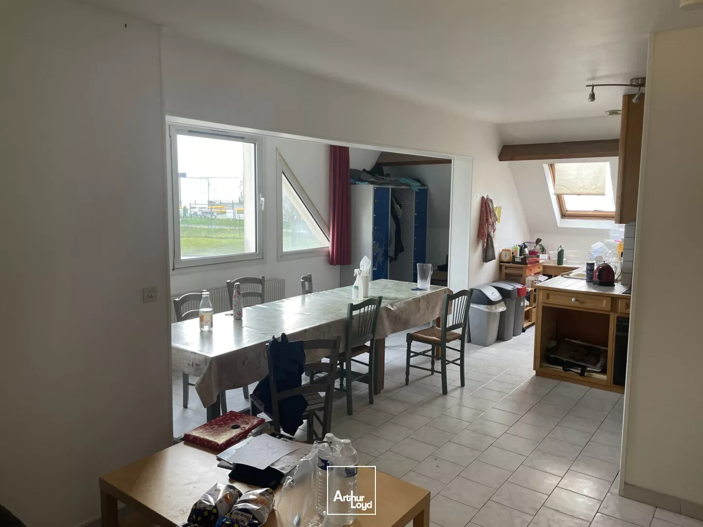 Commerce - 442m2 à vendre en zone commerciale de Crevecoeur-le-grand