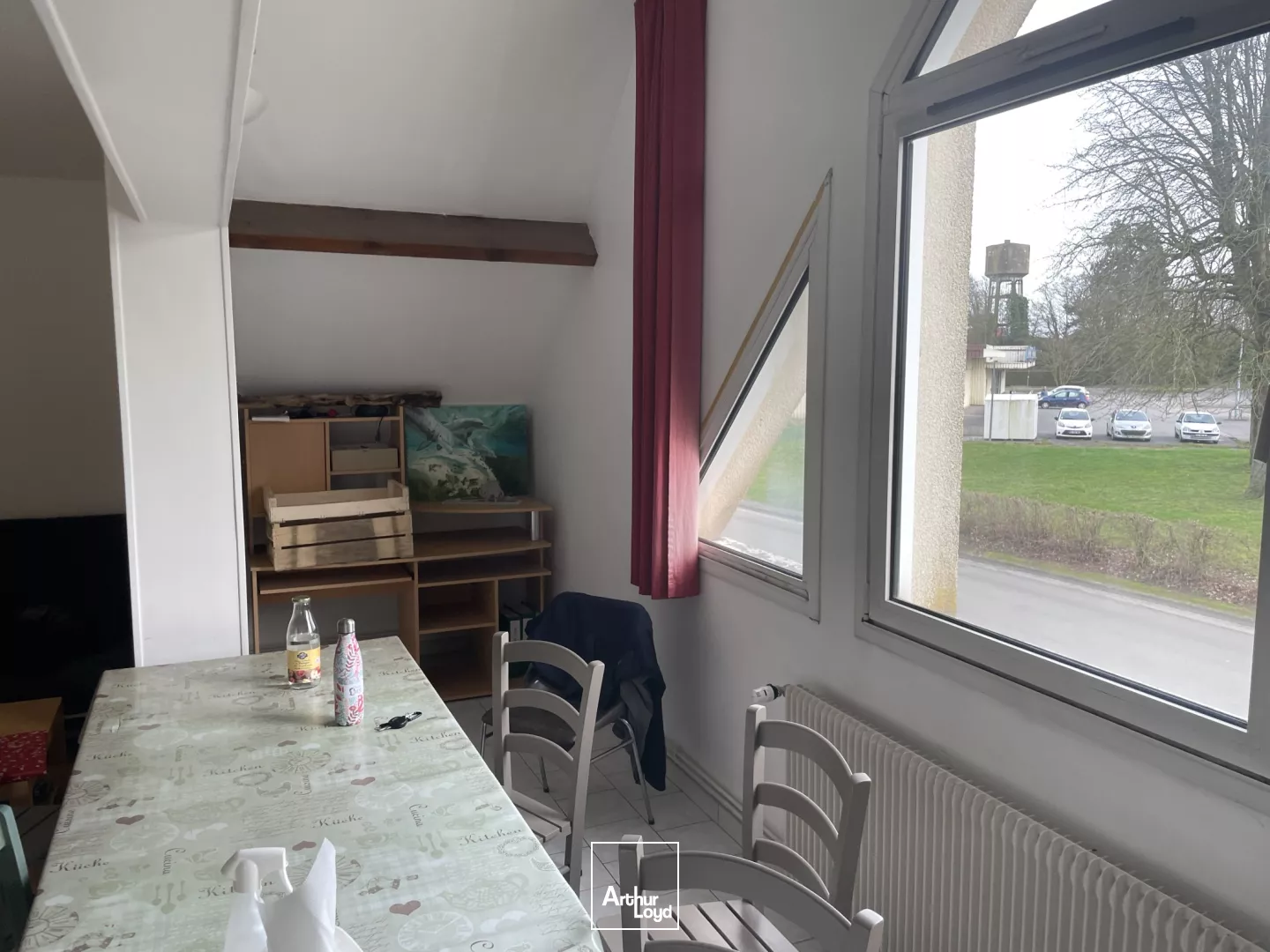 Commerce - 442m2 à vendre en zone commerciale de Crevecoeur-le-grand