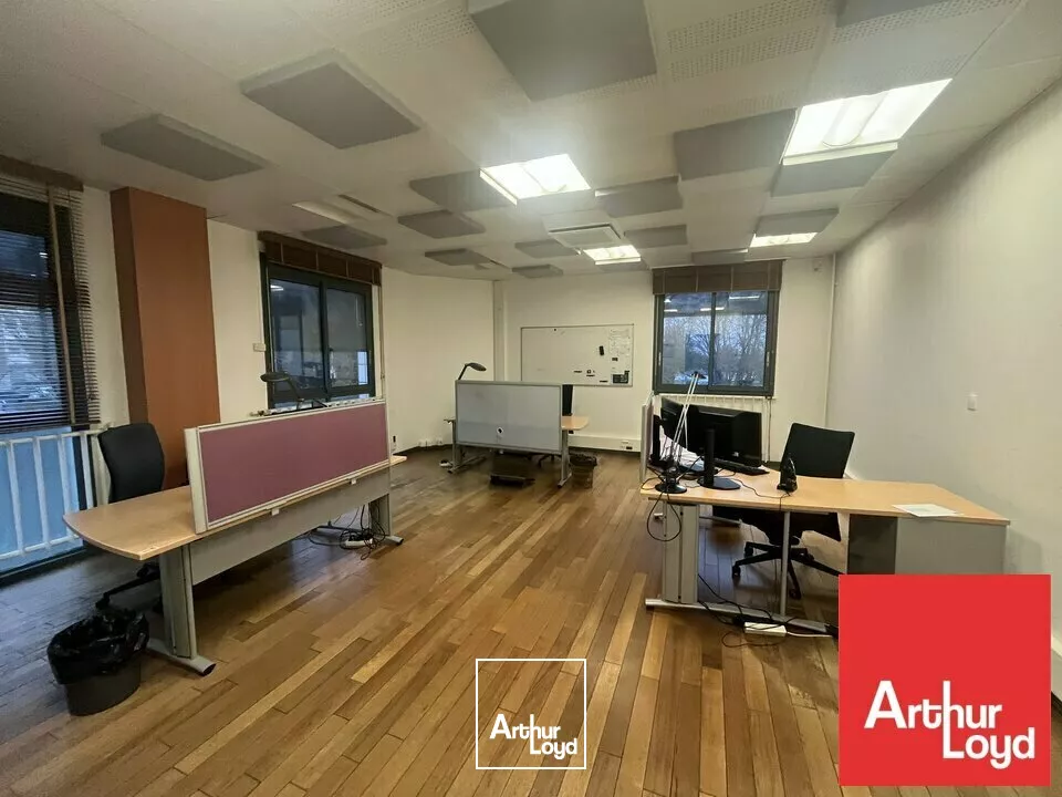 POITIERS SECTEUR PARC DES EXPOSITIONS BUREAUX 445M²