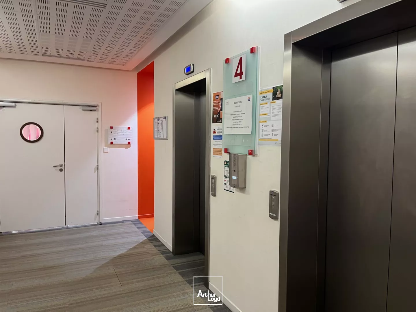 IMMEUBLE DE BUREAUX A LOUER PIED DE GARE ERMONT-EAUBONNE