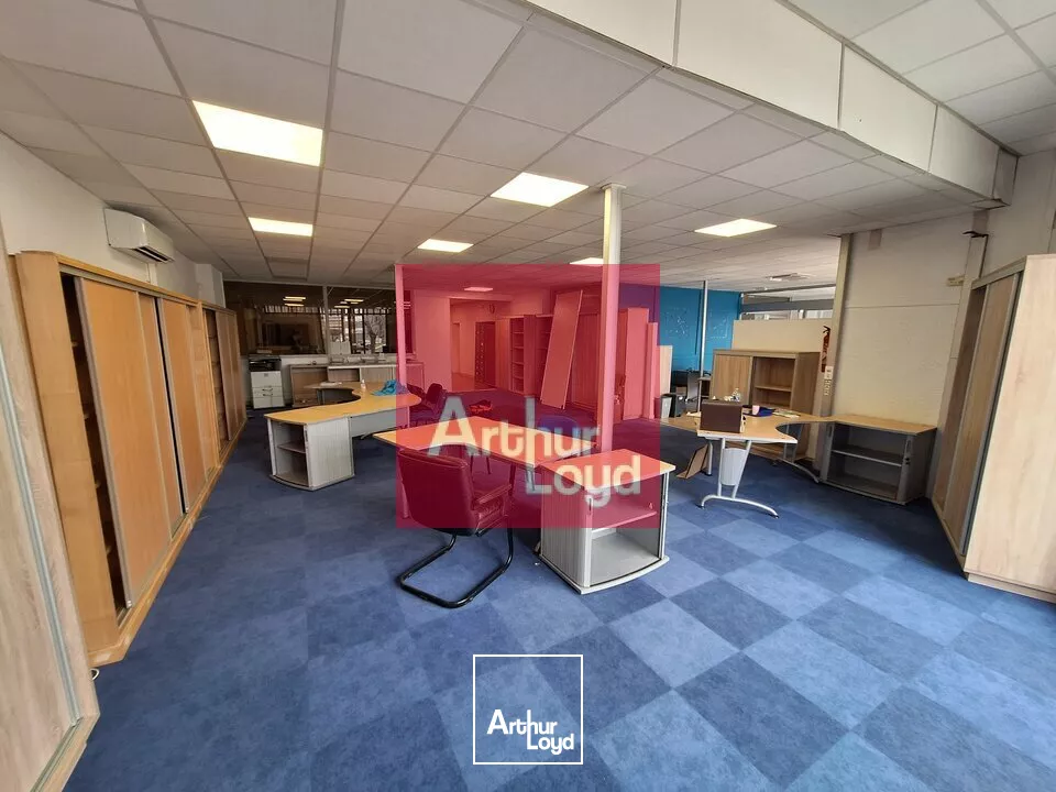 CLERMONT-FERRAND A LOUER BUREAUX 380M² - SECTEUR MARGERIDE - AXE PASSANT 