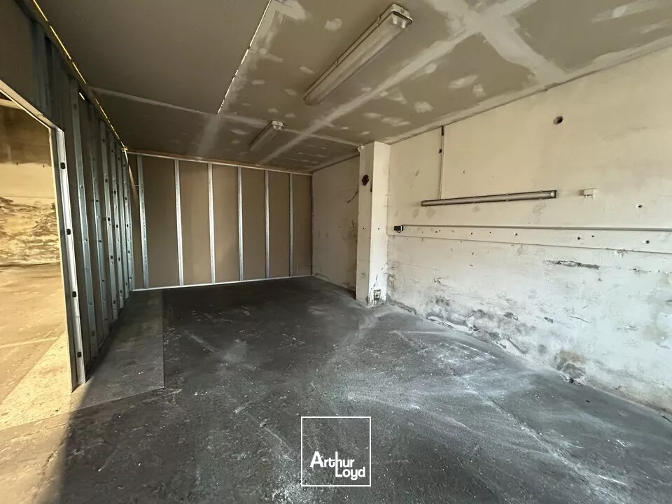 LOCAL D'ACTIVITE - ENTREPOT à VENDRE de 117 m²