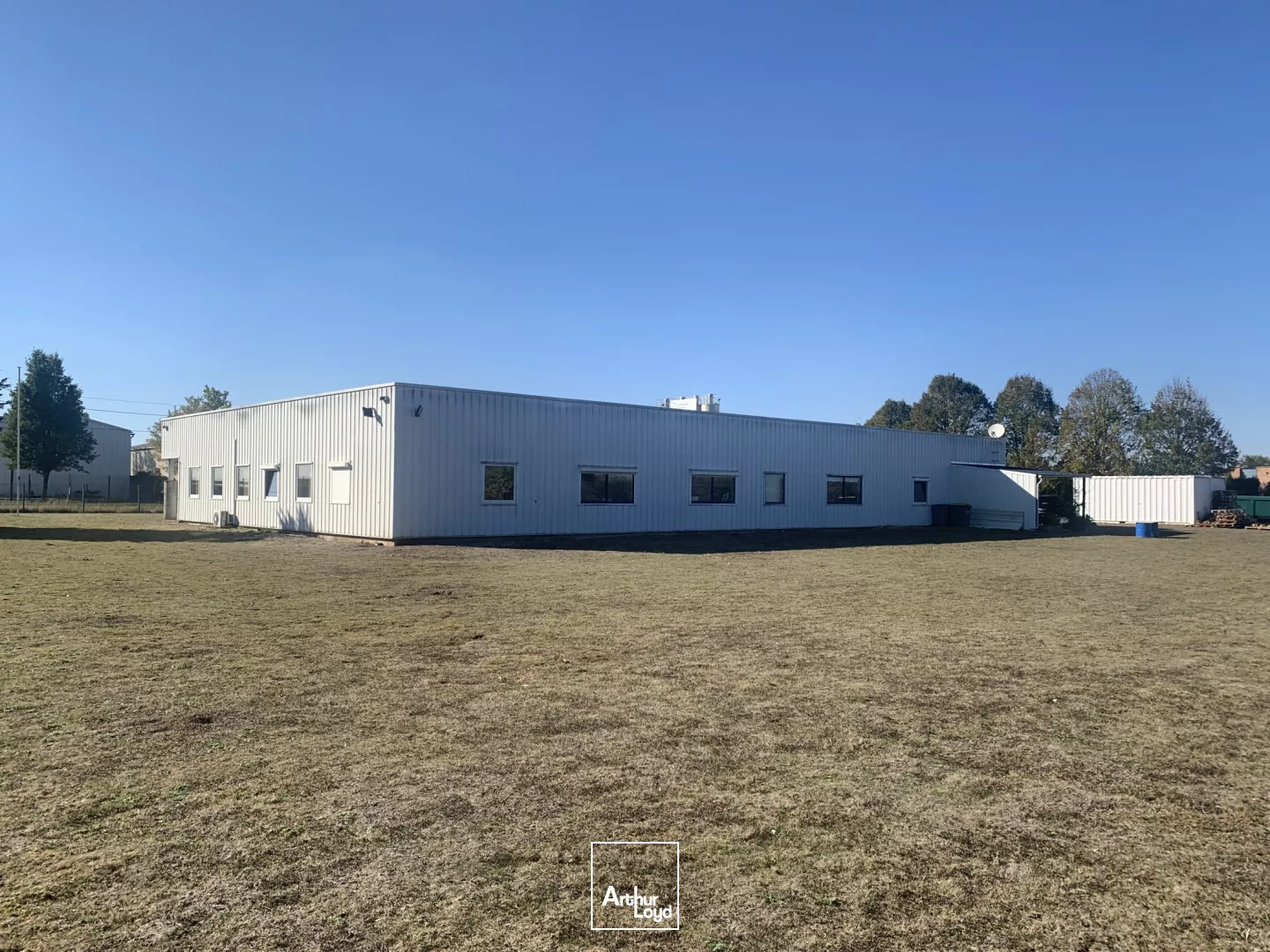 Bâtiment d'activités à vendre - 630 m2 - Périphérie Nord Orléans
