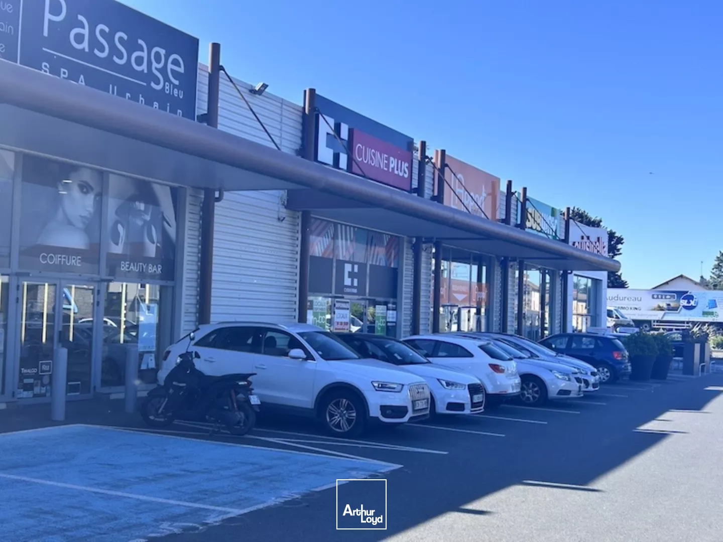 MACON SUD - LOCAL COMMERCIAL A LOUER - FACADE RD