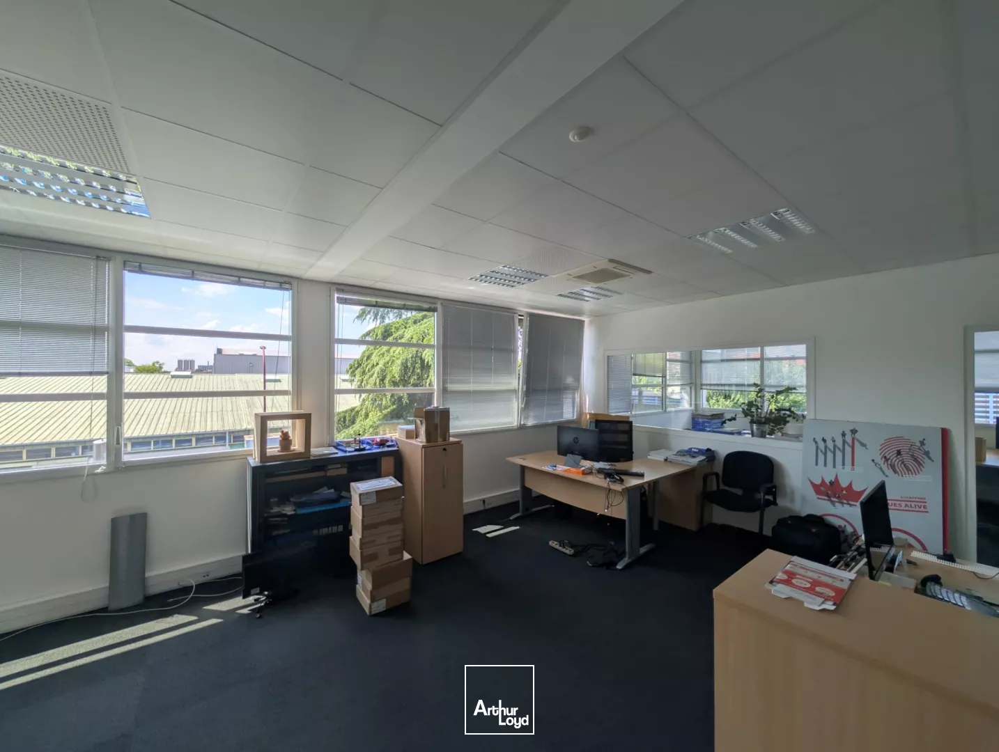 Bureaux avec stockage à louer