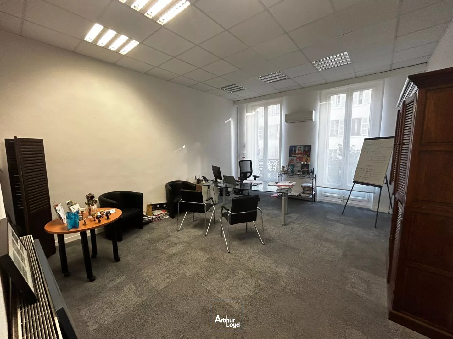 Bureaux avec balcon et cave à vendre - Castellane - 13006 Marseille